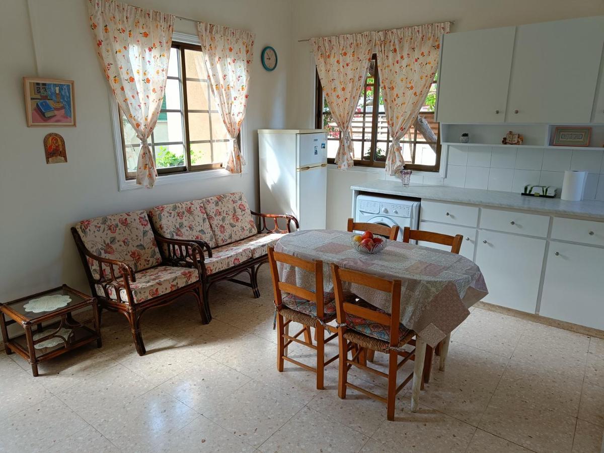 The Grapevine Guest House Paphos Exterior foto